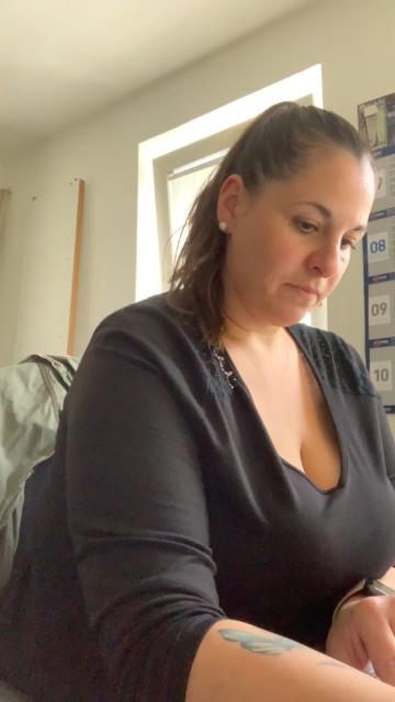 HornyMilfLeah 18-08-2021 Download 